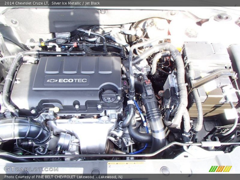 Silver Ice Metallic / Jet Black 2014 Chevrolet Cruze LT