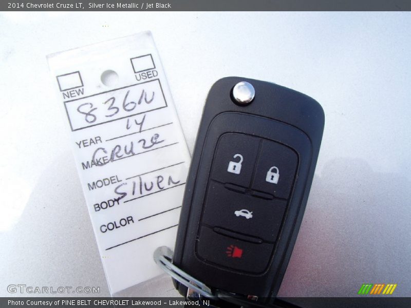 Silver Ice Metallic / Jet Black 2014 Chevrolet Cruze LT