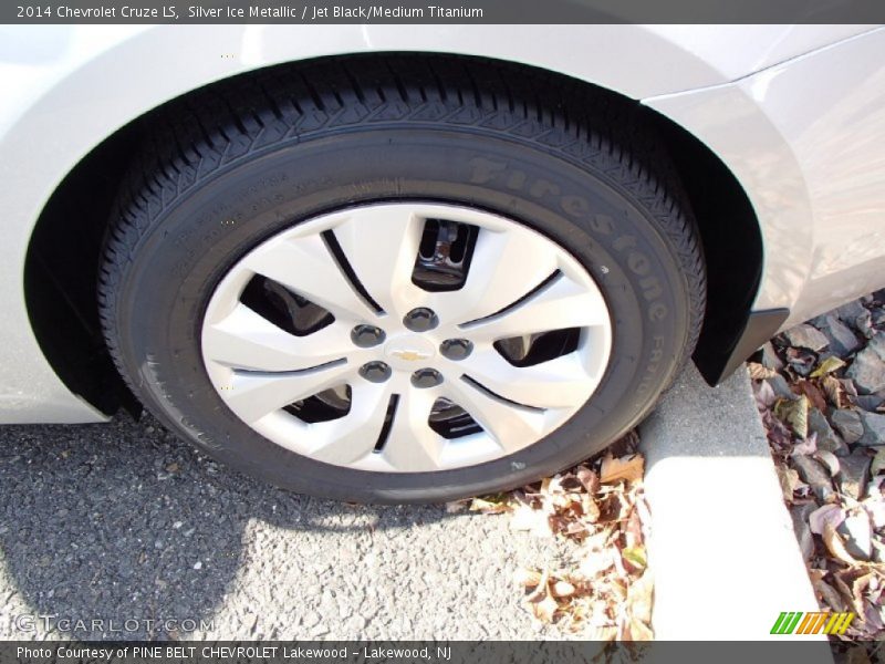 Silver Ice Metallic / Jet Black/Medium Titanium 2014 Chevrolet Cruze LS