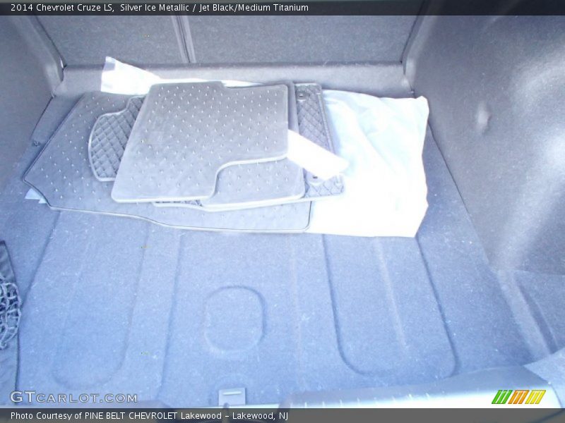 Silver Ice Metallic / Jet Black/Medium Titanium 2014 Chevrolet Cruze LS