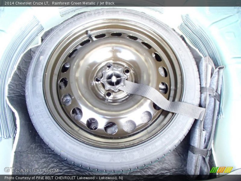 Rainforest Green Metallic / Jet Black 2014 Chevrolet Cruze LT