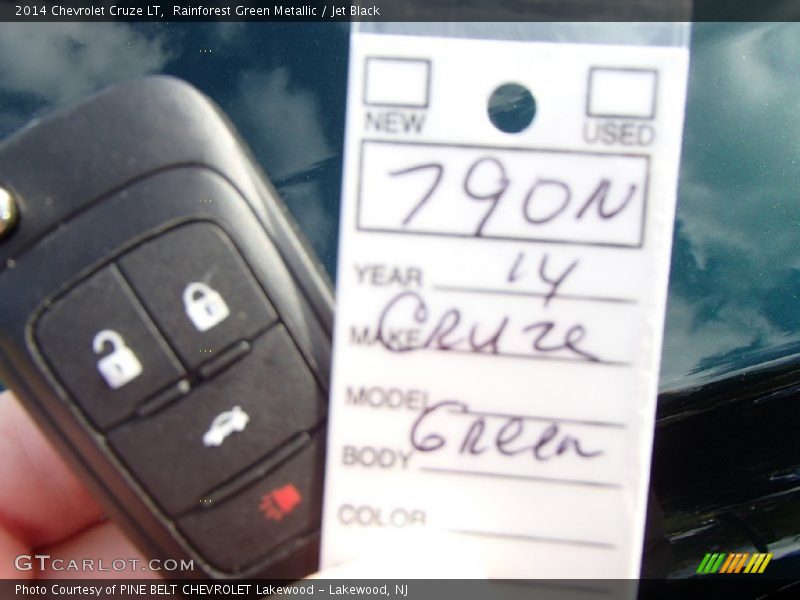 Rainforest Green Metallic / Jet Black 2014 Chevrolet Cruze LT