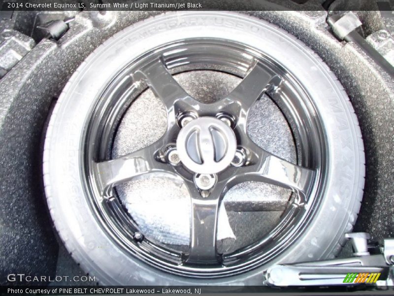 Summit White / Light Titanium/Jet Black 2014 Chevrolet Equinox LS