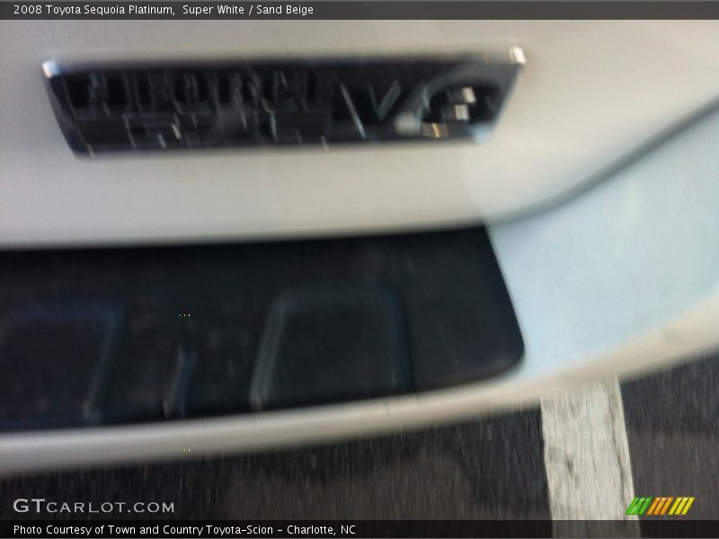 Super White / Sand Beige 2008 Toyota Sequoia Platinum