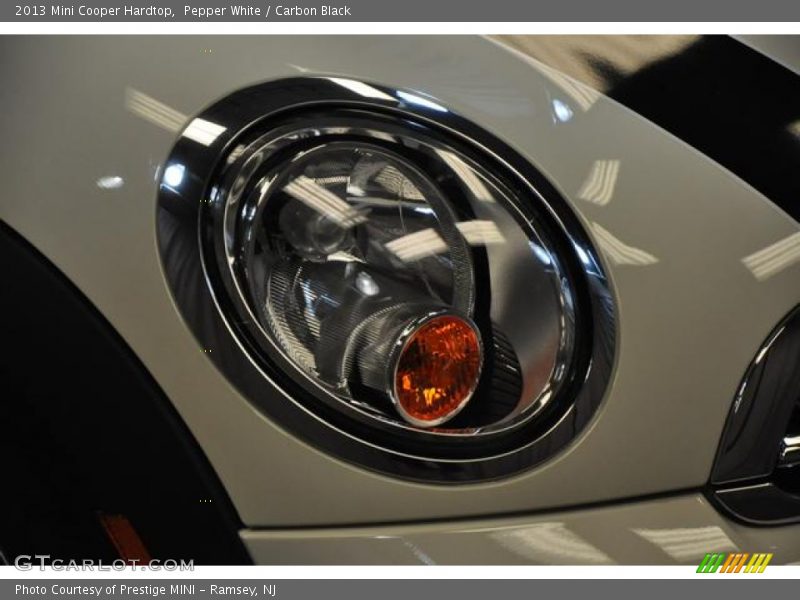 Pepper White / Carbon Black 2013 Mini Cooper Hardtop