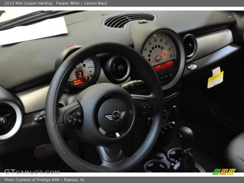 Pepper White / Carbon Black 2013 Mini Cooper Hardtop