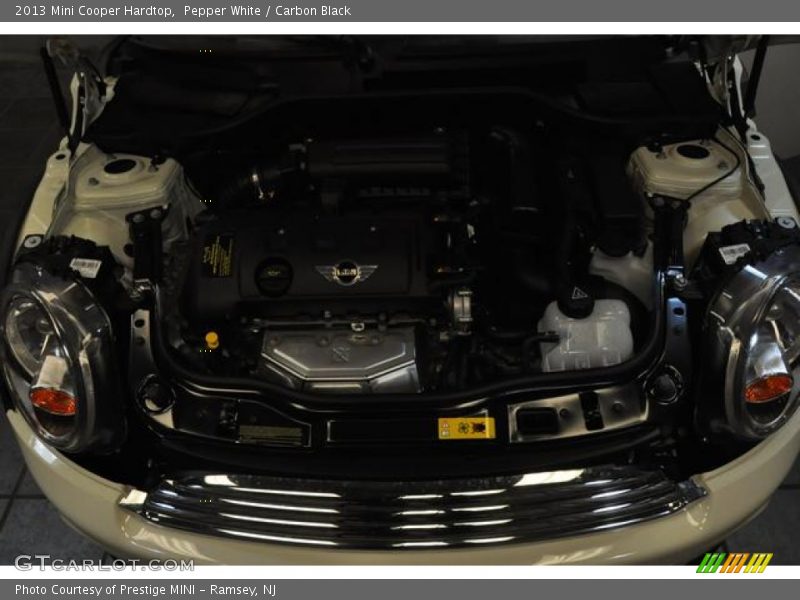 Pepper White / Carbon Black 2013 Mini Cooper Hardtop