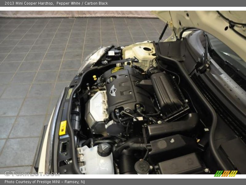 Pepper White / Carbon Black 2013 Mini Cooper Hardtop