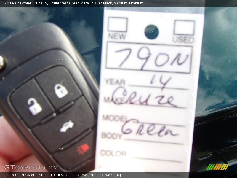 Rainforest Green Metallic / Jet Black/Medium Titanium 2014 Chevrolet Cruze LS