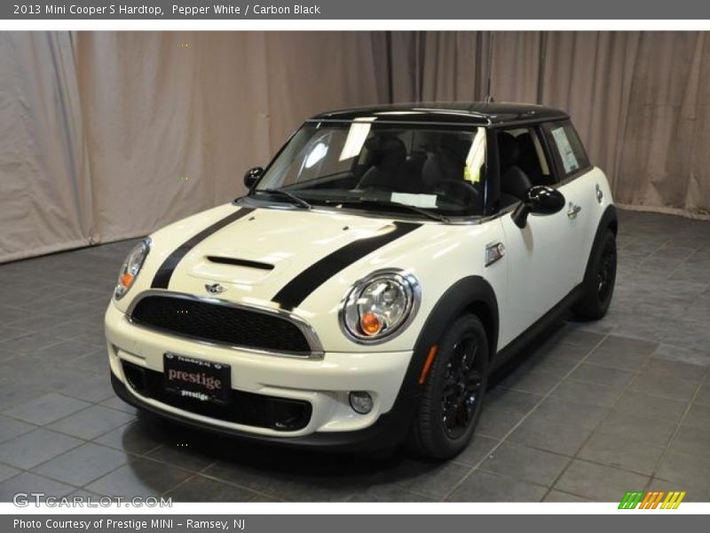 Pepper White / Carbon Black 2013 Mini Cooper S Hardtop