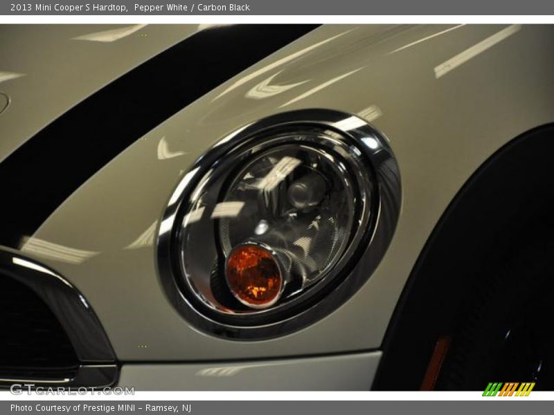 Pepper White / Carbon Black 2013 Mini Cooper S Hardtop