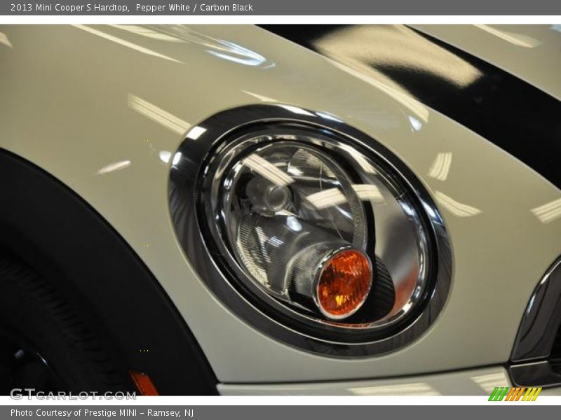 Pepper White / Carbon Black 2013 Mini Cooper S Hardtop