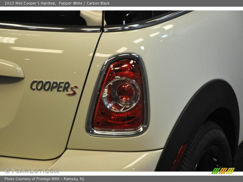 Pepper White / Carbon Black 2013 Mini Cooper S Hardtop