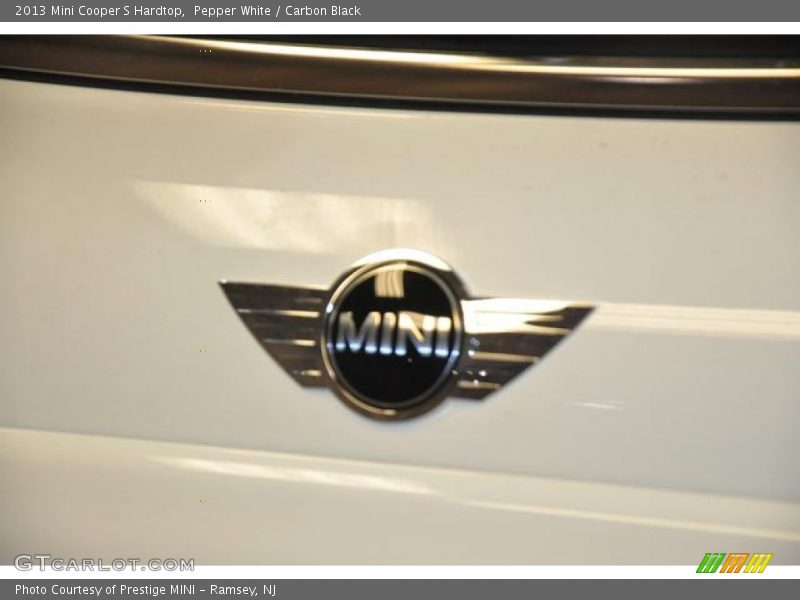 Pepper White / Carbon Black 2013 Mini Cooper S Hardtop