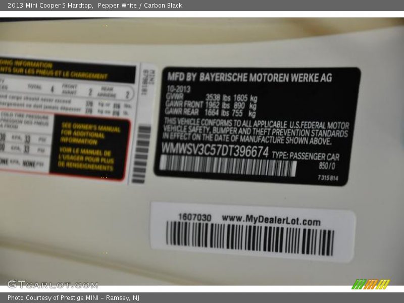 Pepper White / Carbon Black 2013 Mini Cooper S Hardtop