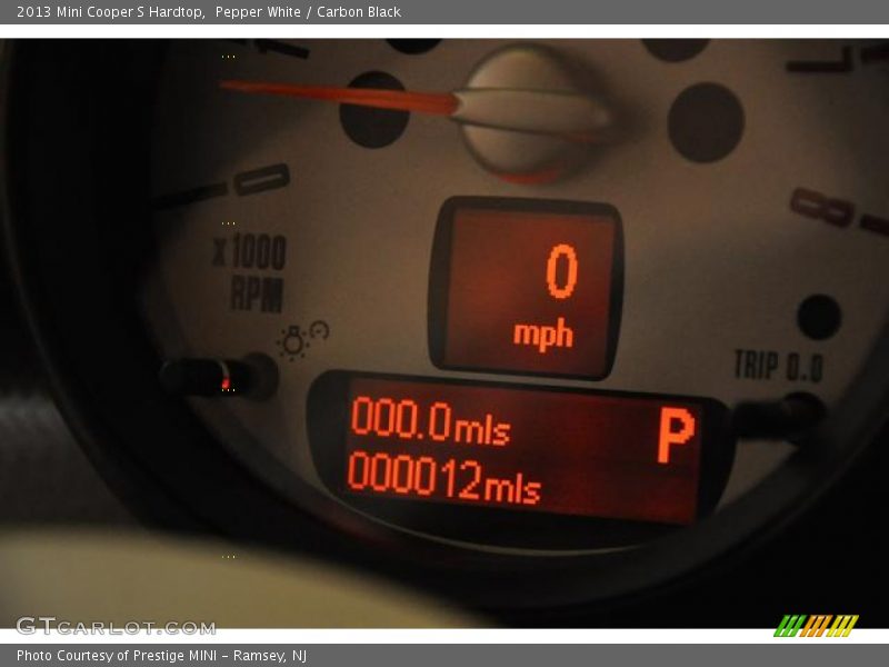 Pepper White / Carbon Black 2013 Mini Cooper S Hardtop