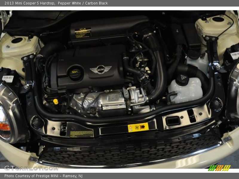 Pepper White / Carbon Black 2013 Mini Cooper S Hardtop