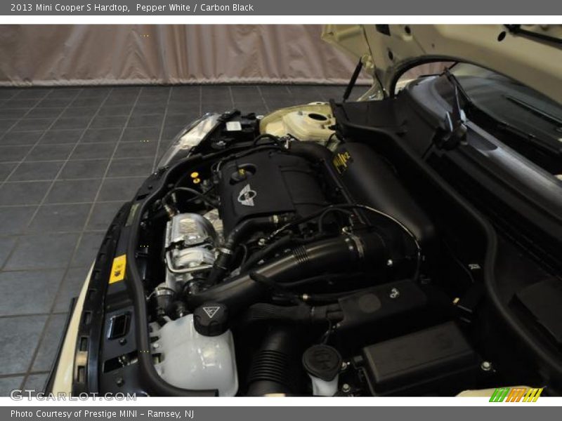 Pepper White / Carbon Black 2013 Mini Cooper S Hardtop