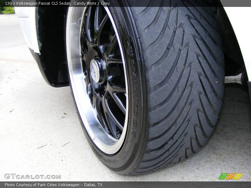 Candy White / Grey 1999 Volkswagen Passat GLS Sedan