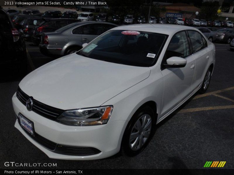 Candy White / Titan Black 2013 Volkswagen Jetta SE Sedan