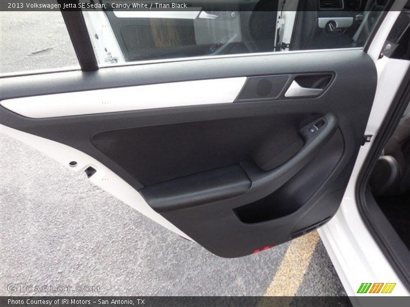 Candy White / Titan Black 2013 Volkswagen Jetta SE Sedan