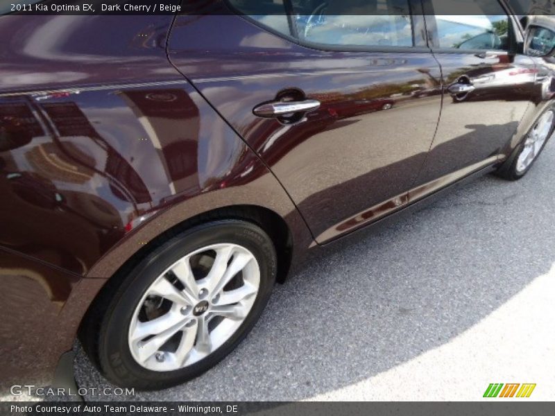 Dark Cherry / Beige 2011 Kia Optima EX