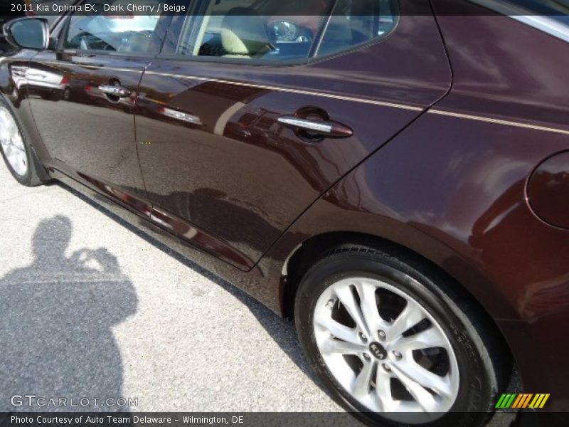 Dark Cherry / Beige 2011 Kia Optima EX