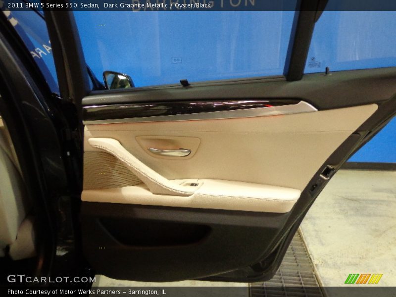 Dark Graphite Metallic / Oyster/Black 2011 BMW 5 Series 550i Sedan