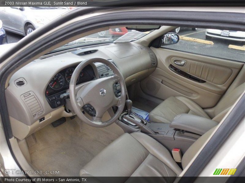 Sunlit Sand / Blond 2003 Nissan Maxima GLE