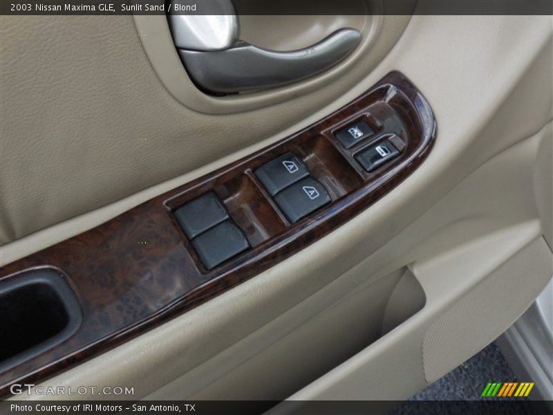 Sunlit Sand / Blond 2003 Nissan Maxima GLE