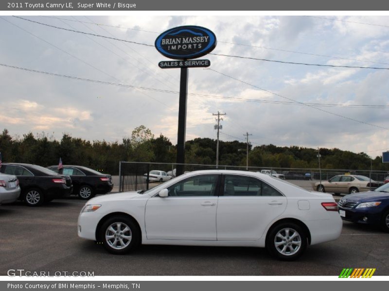 Super White / Bisque 2011 Toyota Camry LE