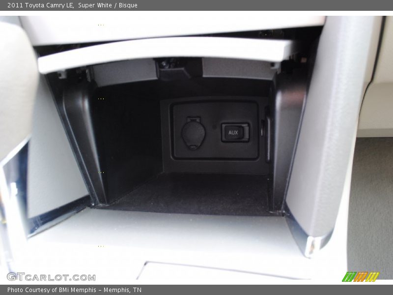 Super White / Bisque 2011 Toyota Camry LE