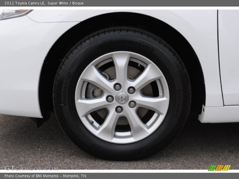 Super White / Bisque 2011 Toyota Camry LE