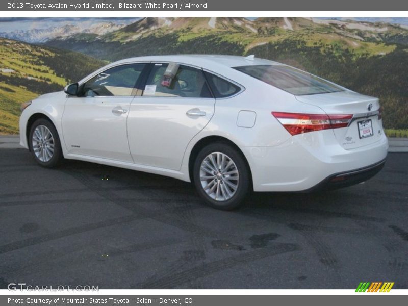 Blizzard White Pearl / Almond 2013 Toyota Avalon Hybrid Limited