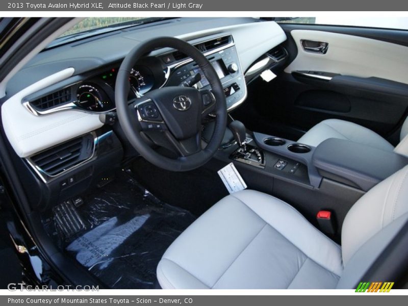 Attitude Black Pearl / Light Gray 2013 Toyota Avalon Hybrid XLE