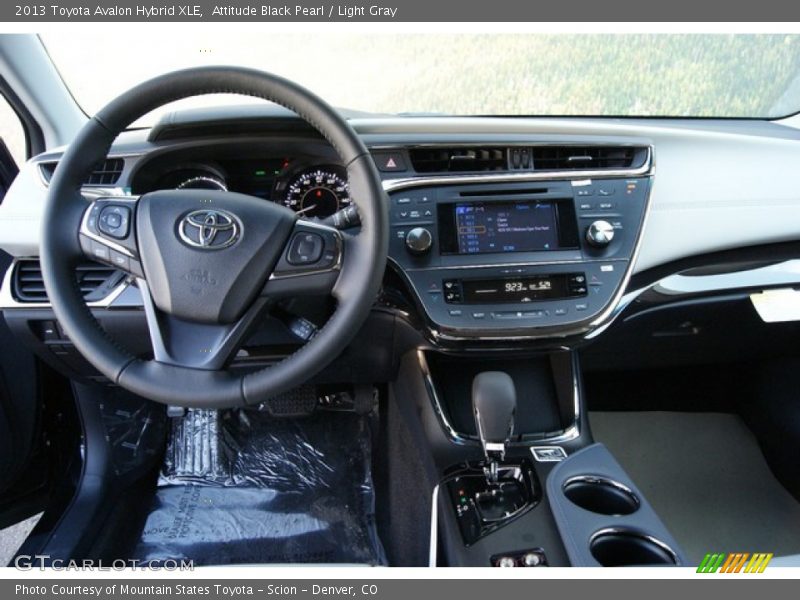 Attitude Black Pearl / Light Gray 2013 Toyota Avalon Hybrid XLE