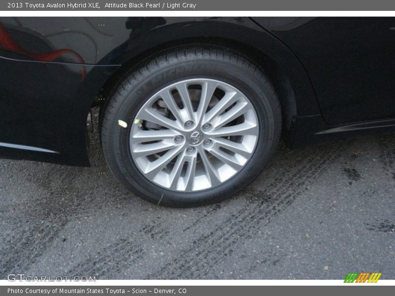 Attitude Black Pearl / Light Gray 2013 Toyota Avalon Hybrid XLE