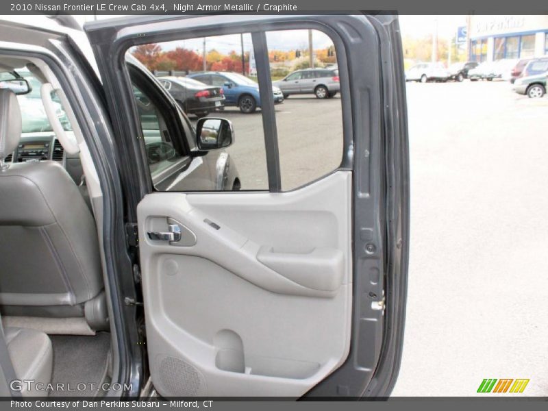 Night Armor Metallic / Graphite 2010 Nissan Frontier LE Crew Cab 4x4