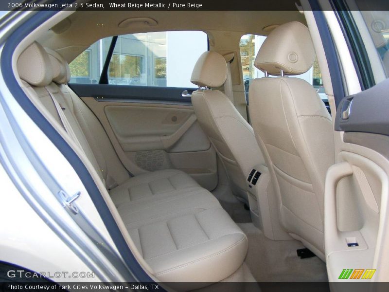Wheat Beige Metallic / Pure Beige 2006 Volkswagen Jetta 2.5 Sedan