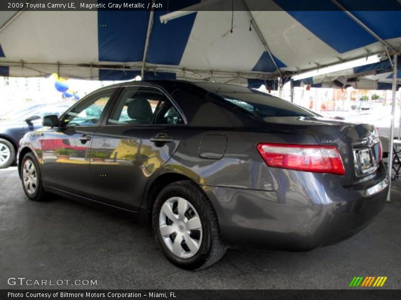 Magnetic Gray Metallic / Ash 2009 Toyota Camry LE