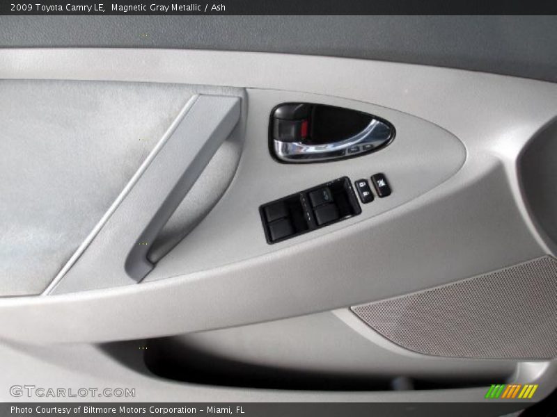 Magnetic Gray Metallic / Ash 2009 Toyota Camry LE