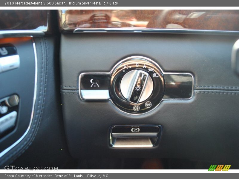 Controls of 2010 S 600 Sedan