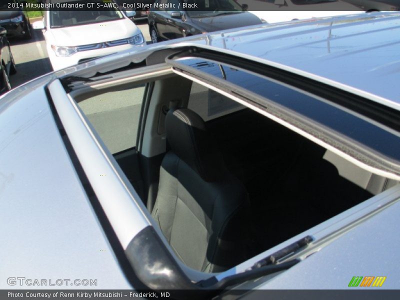 Cool Silver Metallic / Black 2014 Mitsubishi Outlander GT S-AWC