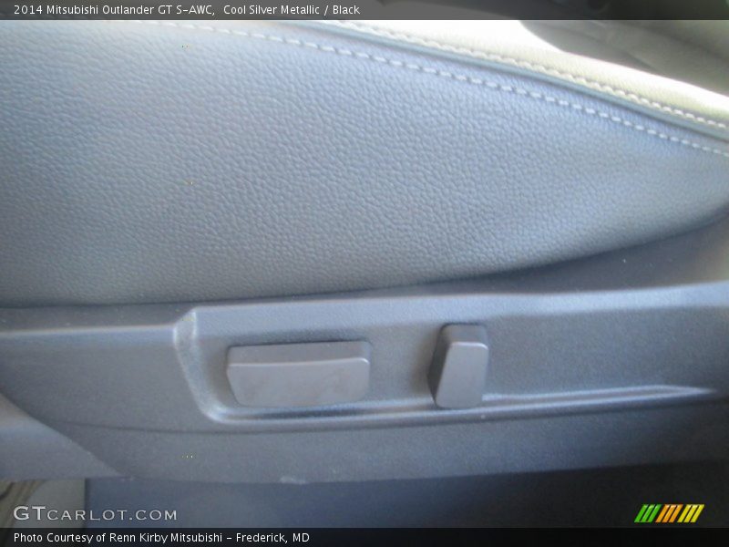 Cool Silver Metallic / Black 2014 Mitsubishi Outlander GT S-AWC