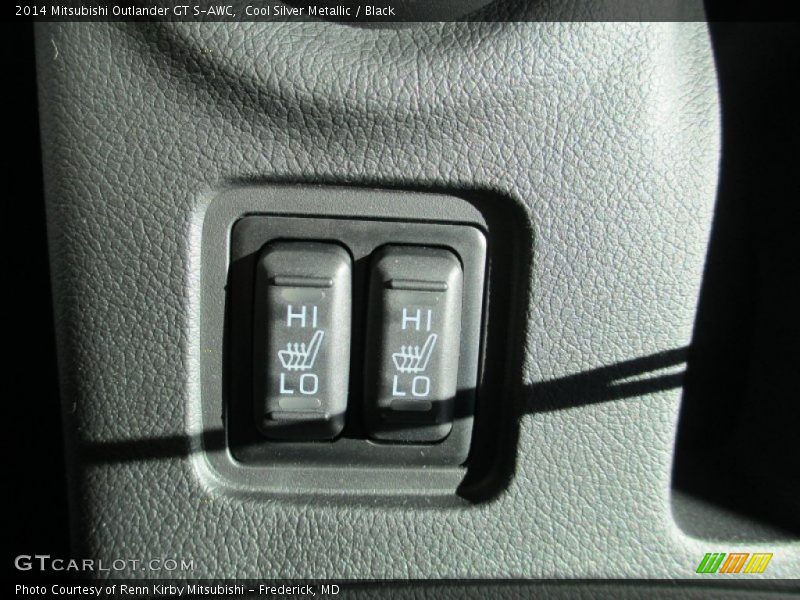 Cool Silver Metallic / Black 2014 Mitsubishi Outlander GT S-AWC