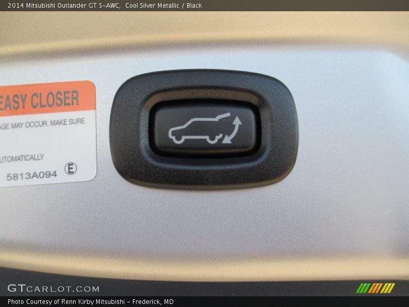 Cool Silver Metallic / Black 2014 Mitsubishi Outlander GT S-AWC