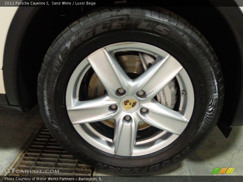 Sand White / Luxor Beige 2011 Porsche Cayenne S