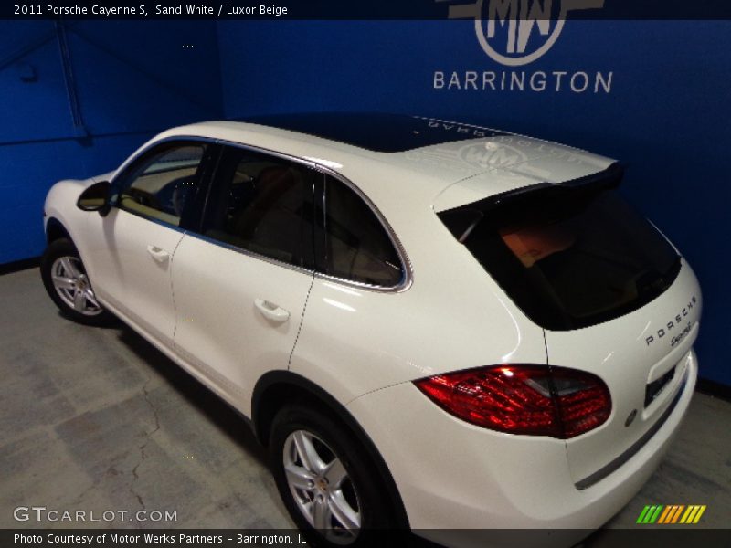 Sand White / Luxor Beige 2011 Porsche Cayenne S