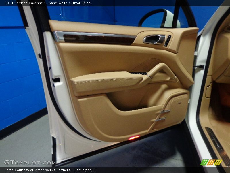 Sand White / Luxor Beige 2011 Porsche Cayenne S