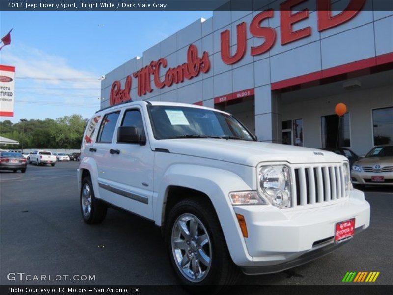 Bright White / Dark Slate Gray 2012 Jeep Liberty Sport